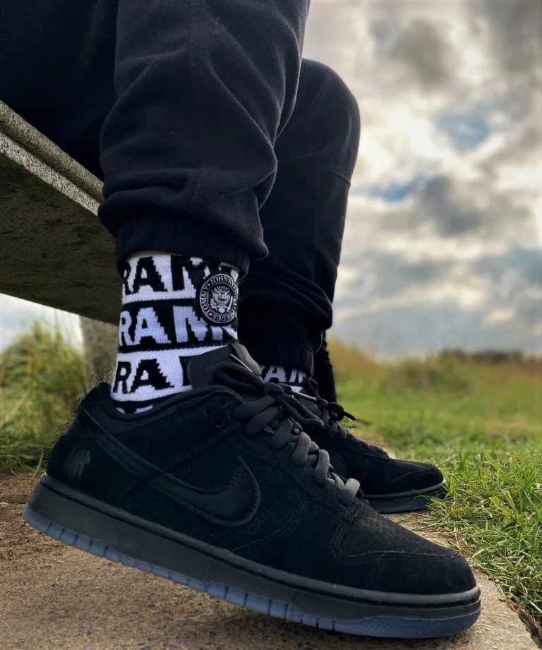 Dunk x Undefeated 5 On It Black Minymal