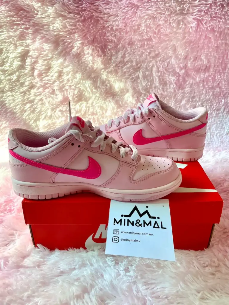 tenis Nike Dunk Low Triple Pink Barbie lado izquierdo