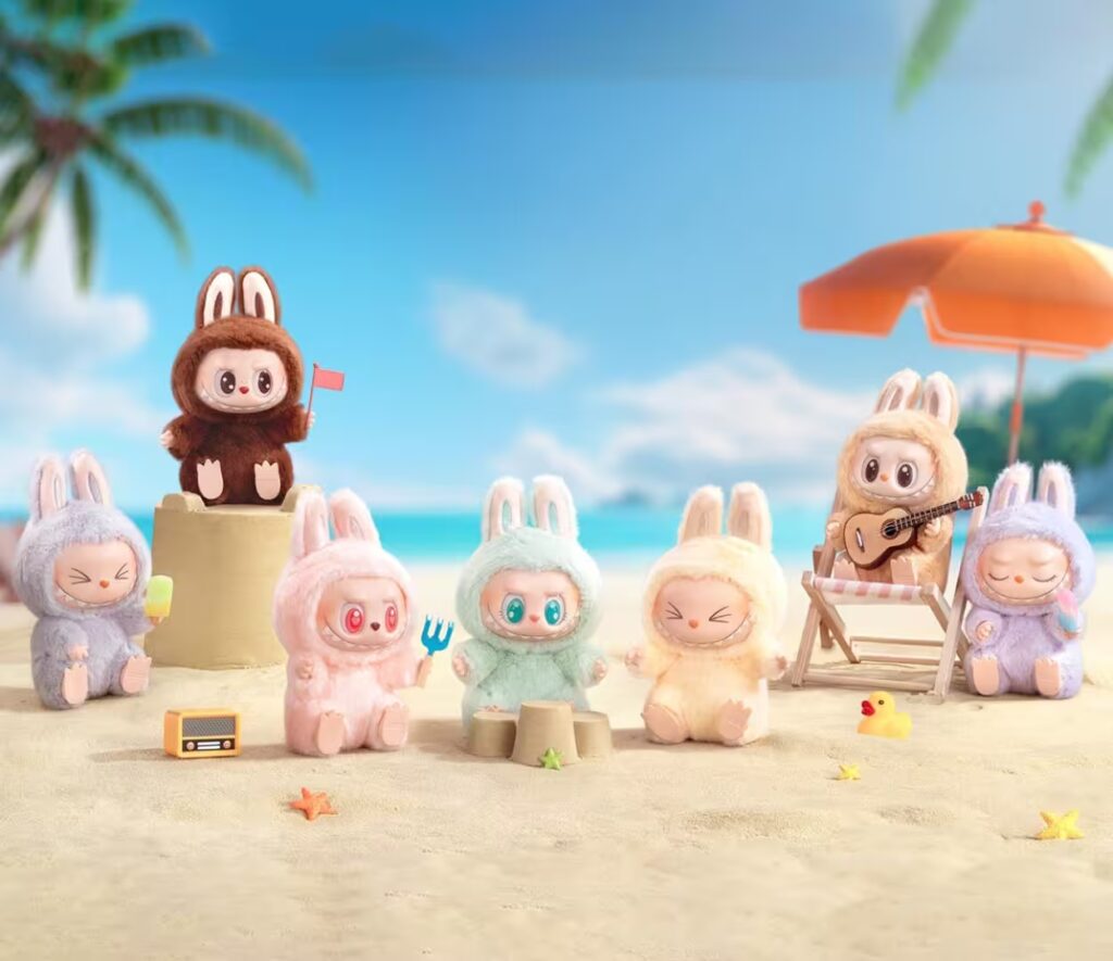 figura labubu Have A Seat banner minymal