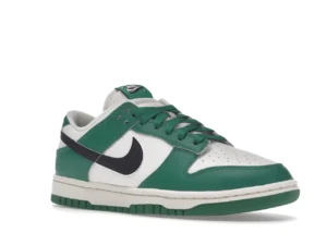 Nike Dunk Low SE - Malachite Green "Lottery Pack" minymal sneakers tenis 45 grados frente