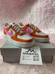 Nike-Air-Force-1-Low-Valentines-Day-2023-GS-sneakers-tenis-minymal-2