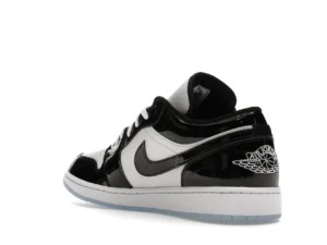 tenis Jordan 1 Low SE Concord (2023) lado izquierdo inclinado