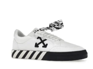 tenis Off-White Vulcanized Low - Canvas White Black lado derecho frente