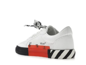 tenis Off-White Vulcanized Low - Canvas White Black lado izquierdo atras