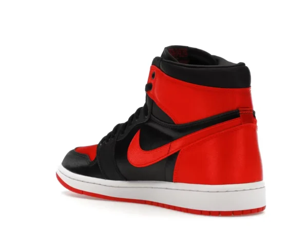 Jordan 1 Retro High OG - Satin Bred parte trasera izquierda