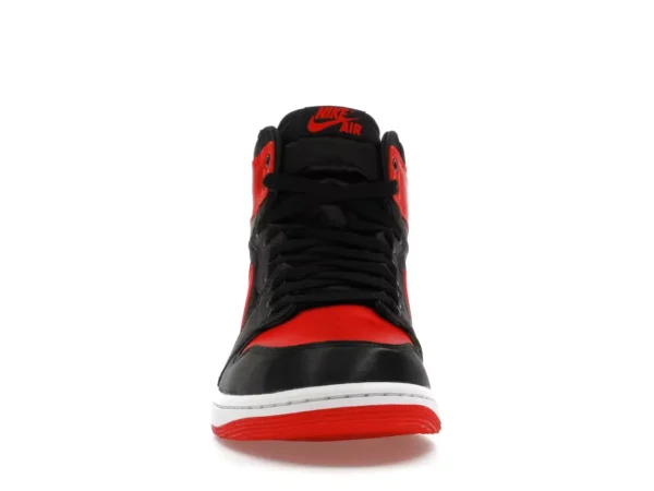 Jordan 1 Retro High OG - Satin Bred parte delantera