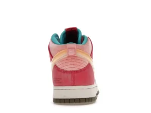 tenis Nike Dunk Mid x Social Status Strawberry Milk DJ1173-600 5