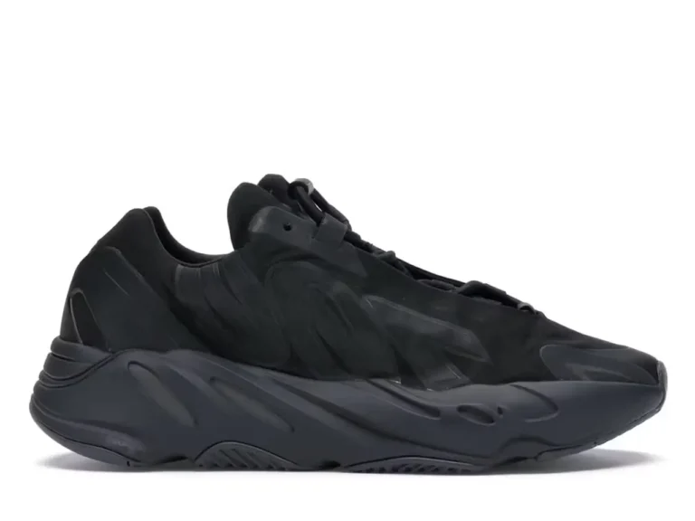 tenis adidas Yeezy Boost 700 MNVN Triple Black FV4440 sneakers minymal