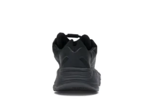 tenis adidas Yeezy Boost 700 MNVN Triple Black FV4440 sneakers minymal 5