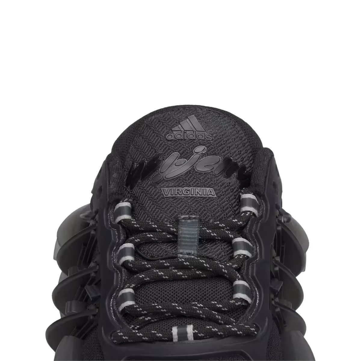 tenis adidas Adistar Jellyfish Pharrell Williams Triple Black KJ3841 minymal sneakers 3 tenis adidas Adistar Jellyfish Pharrell Williams Triple Black KJ3841 minymal sneakers 3